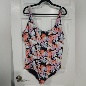 NWOT Roatan Swimwear Floral One Piece Swimsuit in Size 3X